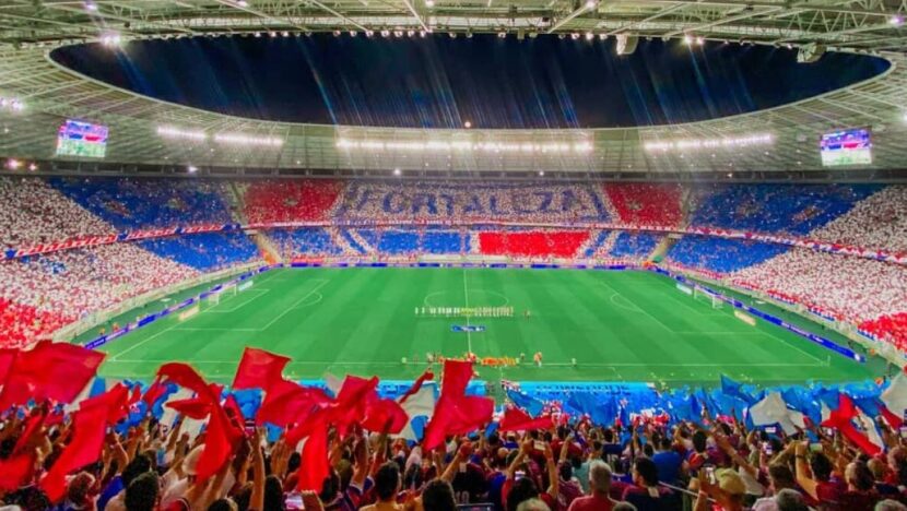 Torcida do Fortaleza exibe mosaico em partida na Arena Castelão. Foto: Fortaleza FC/DIvulgação
