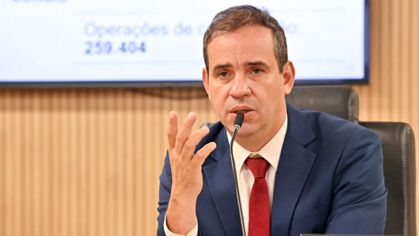 Cadu Xavier detalha plano para regularizar repasses de consignados atrasados - Foto: João Gilberto/ALRN