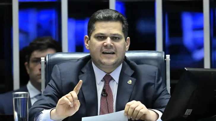Alcolumbre manda arquivar PEC da Blindagem após rejeição da CCJ