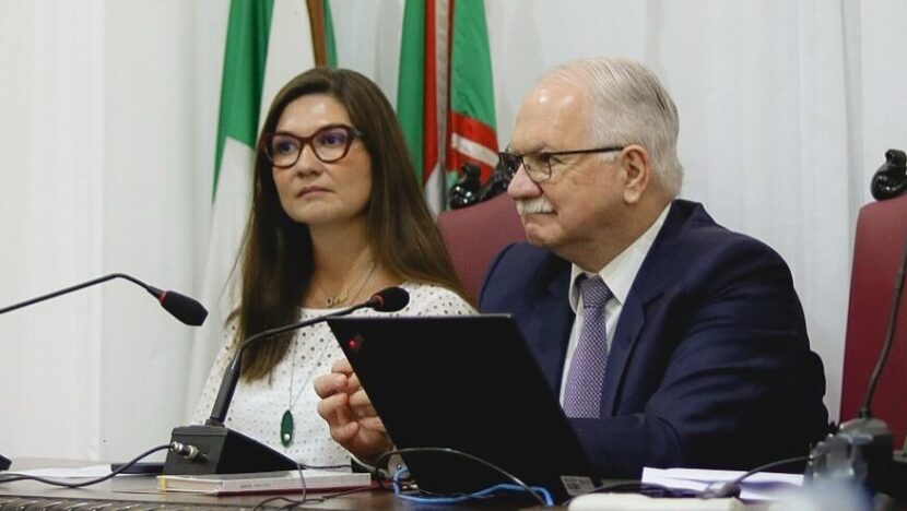 Professora Melina Fachin ao lado do pai, o ministro do STF Edson Fachin - Foto: Instagram / Reprodução