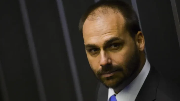 PGR deve denunciar Eduardo e Jair Bolsonaro por coação e tentativa de abolição do Estado Democrático - Foto: Marcelo Camargo/Agência Brasil
