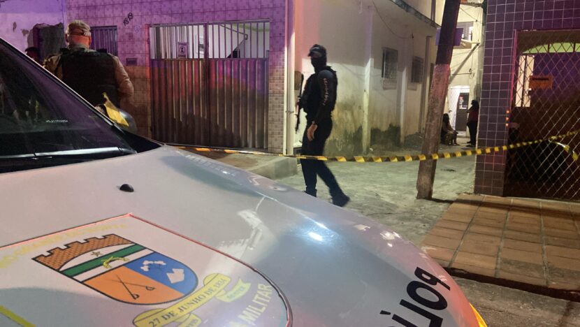 Mulher é morta dentro de casa em Natal; bebê é resgatada ao lado do corpo