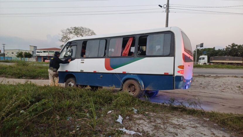 Ônibus escolar irregular é apreendido pela prf por colocar crianças em risco no rn | notícias do rio grande do norte Foto: PRF