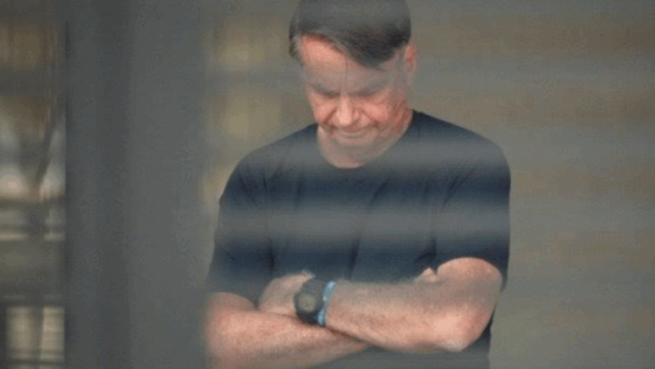 Bolsonaro deixa prisão domiciliar para realizar cirurgia em Brasília - Foto: Reprodução/X de Carlos Bolsonaro