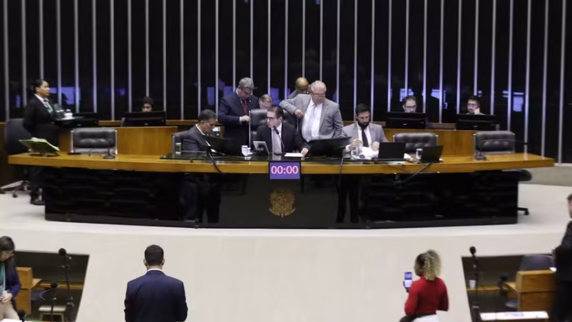 PEC da Blindagem: Câmara aprova proposta que limita processos e prisões de parlamentares
