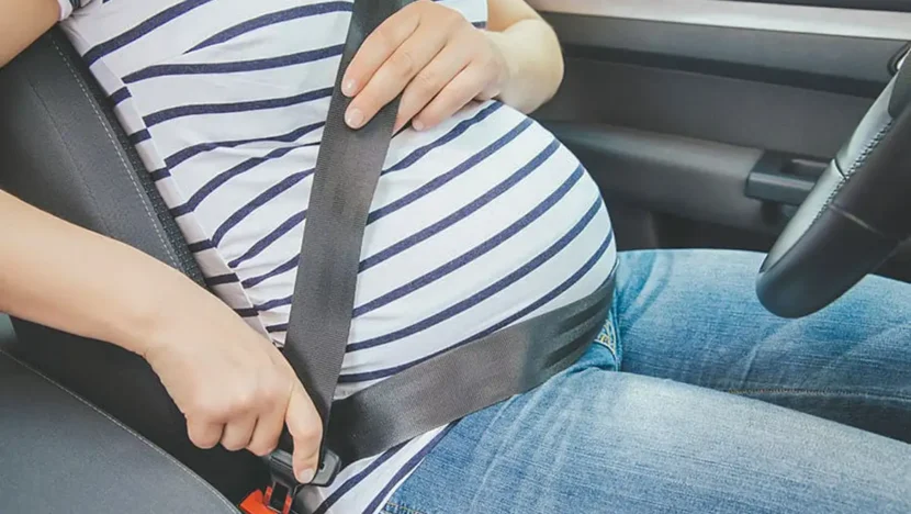 Médicos alertam para cuidados no volante durante gestação e puerpério - Foto: IFraldas