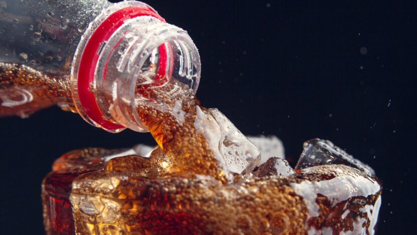 Refrigerantes zero têm adoçantes, corantes e conservantes que podem ser prejudiciais à saúde - Foto: Reprodução