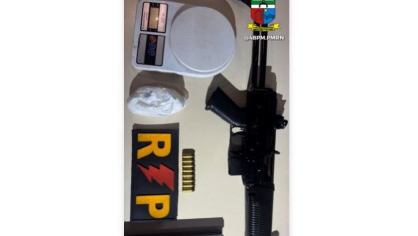 Pm encontra submetralhadora, munições e droga durante batida em casa na zona norte de natal | notícias do rio grande do norte WhatsApp Image 2025 10 10 at 17.28.20