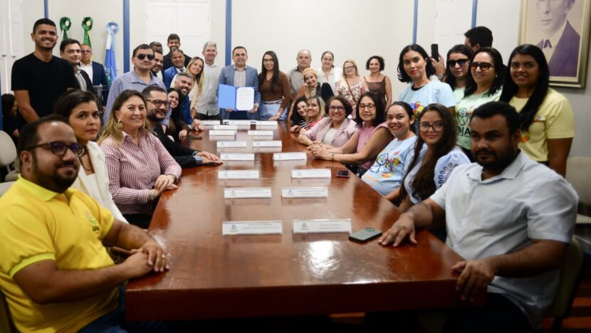 Solenidade ocorreu na manhã desta segunda-feira (27), no Salão dos Grandes Atos. Foto: Wilson Moreno (SECOM/PMM)