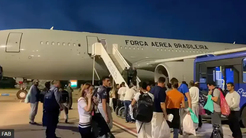 Número de brasileiros deportados dos EUA em 2025 já supera recorde da série histórica - Foto: FAB/Divulgação