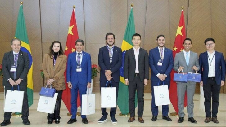 Allyson Bezerra pressiona União Brasil por apoio enquanto cumpre agenda na China