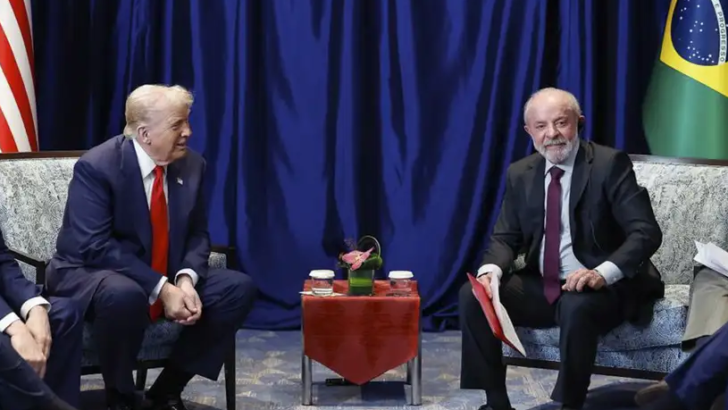 Os presidentes Luiz Inácio Lula da Silva e Donald Trump se reuniram em Kuala Lumpur, Malásia - Foto: Ricardo Stuckert/PR