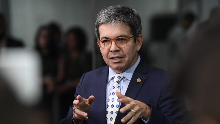 O líder do goveRio Grande do Norteo, Randolfe Rodrigues, acredita que o projeto irá a votação no Plenário do Senado até o início de novembro - Foto: Marcos Oliveira/Agência Senado