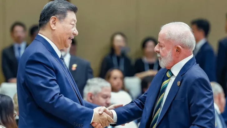 os presidentes da china e do brasil xi jinping e lula durante forum china celac em pequim 1747134499737 v2 900x506.jpg