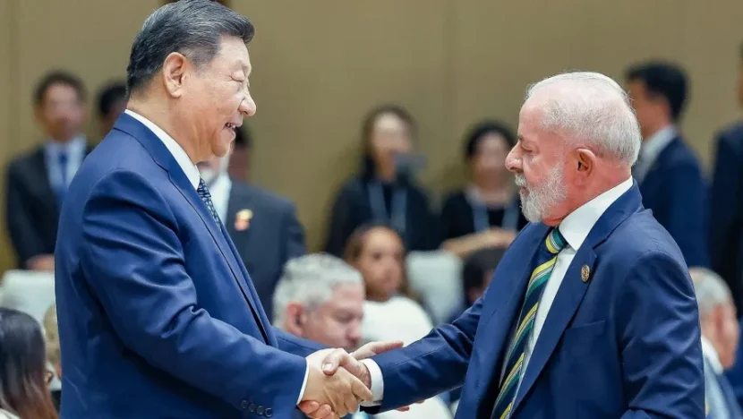os presidentes da china e do brasil xi jinping e lula durante forum china celac em pequim 1747134499737 v2 900x506.jpg
