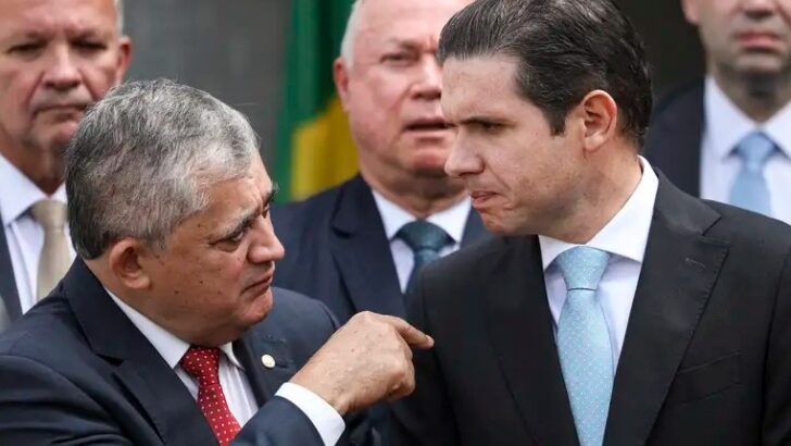 O líder do goveRio Grande do Norteo na Câmara, José Guimarães, e o presidente da Câmara dos Deputados, Hugo Motta