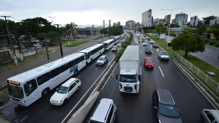 Idosos perdem gratuidade em 38 cidades do RN com avanço do transporte clandestino