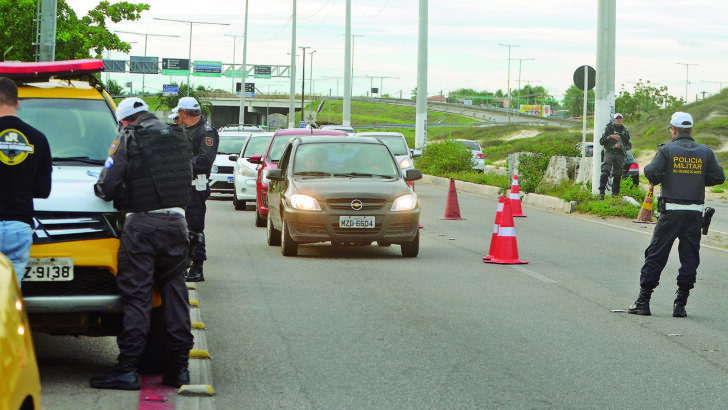 Projeto autoriza que motorista pague débito na blitz e evite apreensão de veículo
