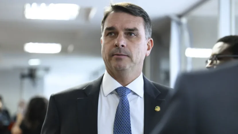 Flávio bolsonaro critica veto de lula ao pl da dosimetria e fala em “perseguição política” | notícias do rio grande do norte Flávio Bolsonaro diz que retirada da Magnitsky a Moraes é gesto dos EUA pela anistia - Foto: Andressa Anholete/Agência Senado