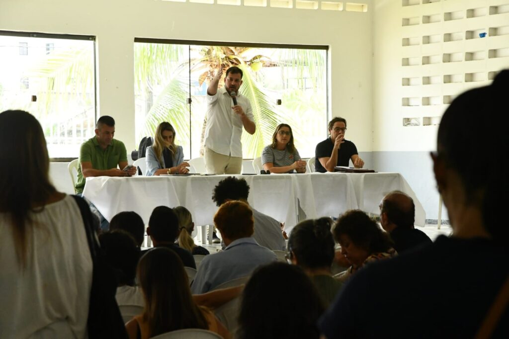 Secretário Arthur Dutra, coordenador do grupo de trabalho, durante audiência