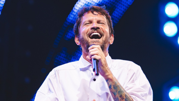 Sesc parada na ladeira abre prévias do carnaval 2026 com show de saulo | notícias do rio grande do norte Saulo FeRio Grande do Norteandes