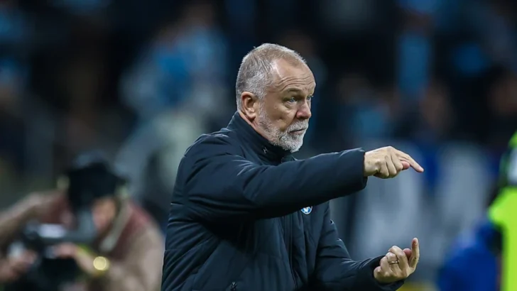 Técnico Mano Menezes aceita convite e assume seleção do Peru - Foto: Lucas Uebel/Gremio