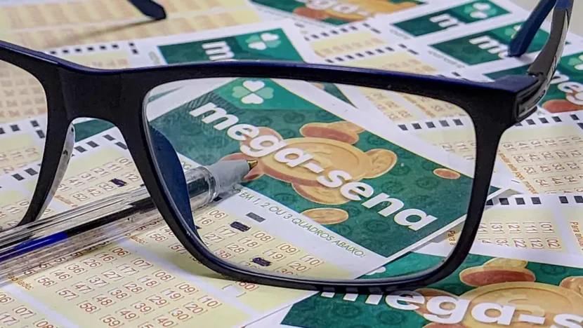 Mega-Sena acumulada sorteia prêmio estimado em R$ 105 milhões - Foto: Rafa Neddermeyer/Agência Brasil