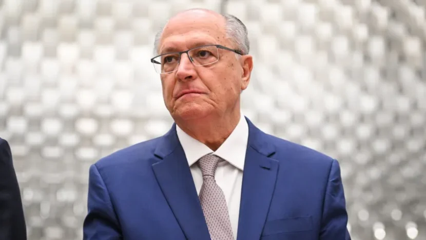 Alckmin diz que Brasil atua pela paz após ataques dos EUA e Israel ao Irã; Itamaraty condena investidas