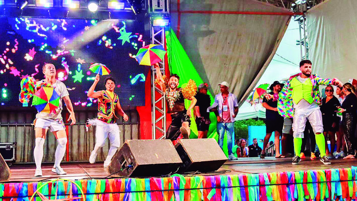 Palco na Praça São Sebastião é uma das atrações do CaRio Grande do Norteaval do Povo em Pirangi - Foto: Ascom/Reprodução