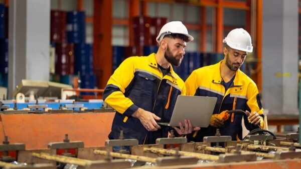 Indústria enfrenta escassez de mão de obra qualificada mesmo com desemprego no menor nível da série histórica - Foto: CNI/Assessoria