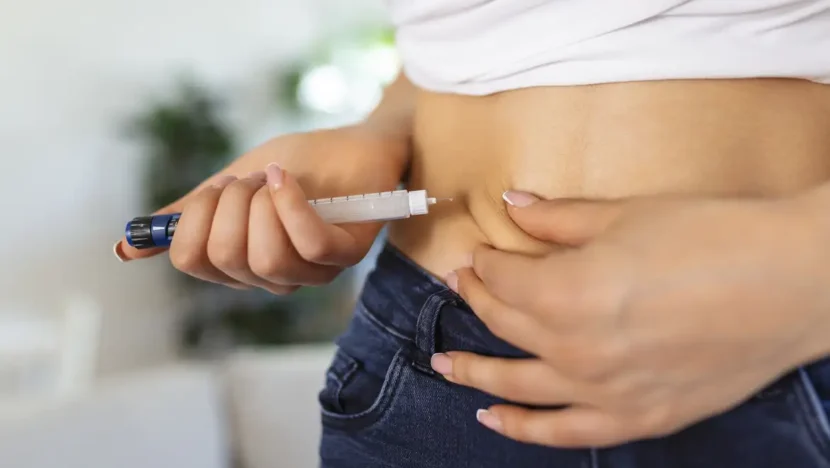 Anvisa alerta para riscos de canetas emagrecedoras após seis mortes por pancreatite no Brasil - Foto: stefamerpik/Freepik