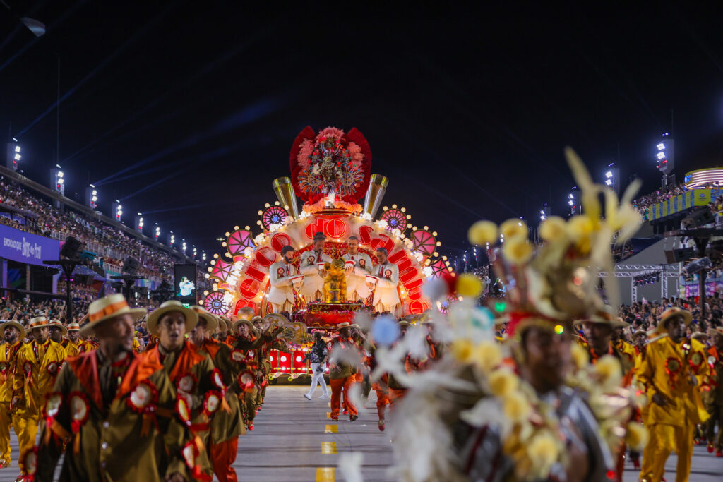 Viradouro é campeã do Carnaval 2026 com homenagem histórica a Mestre Ciça