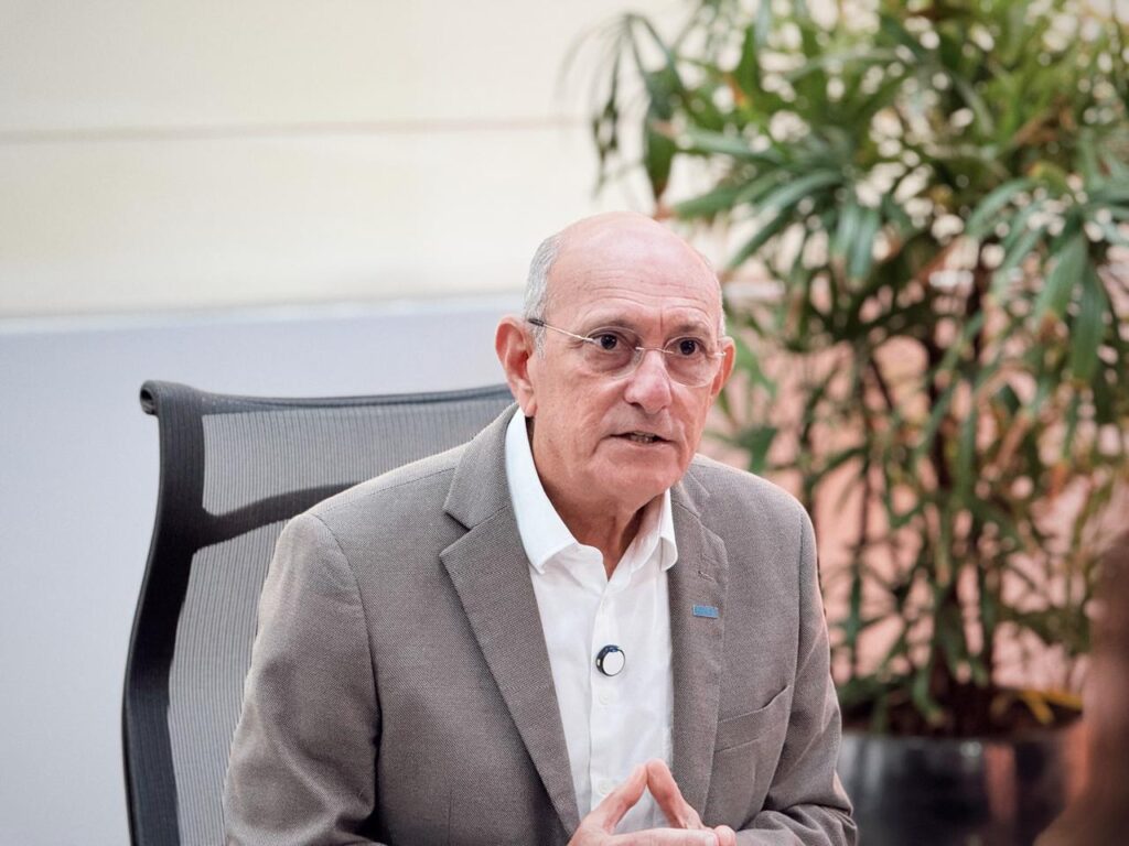 FIERN ROBERTO SERQUIZ