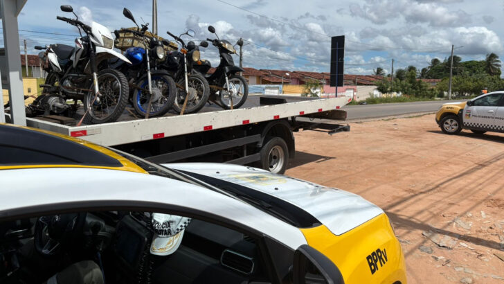 Oito condutores sem capacete são autuados durante fiscalização em Extremoz - Foto: Reprodução/PM