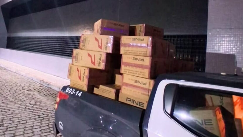 PM apreende cerca de 2 mil pacotes de cigarros em granja abandonada em PaRio Grande do Norteamirim - Foto: Reprodução/PMRN