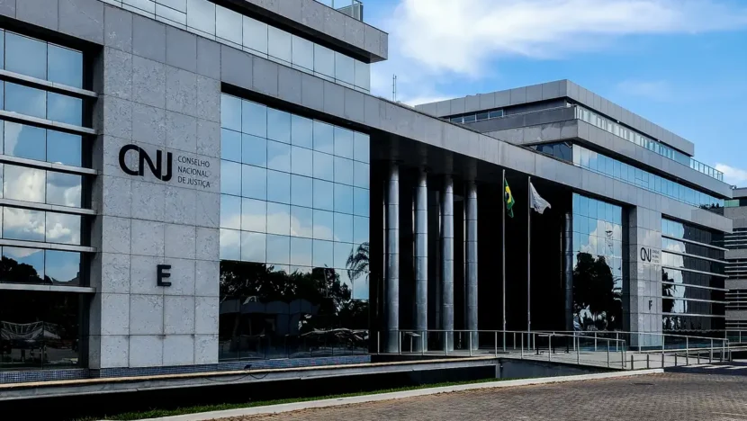 CNJ e CNMP aprovam novos penduricalhos para juízes e membros do MP - Foto: Rafa Neddermeyer/Agência Brasil