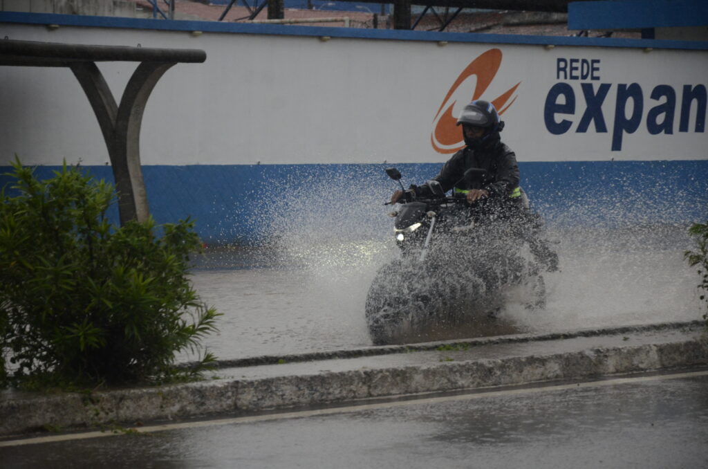 Av. João Medeiros Filho Zona Norte (44)