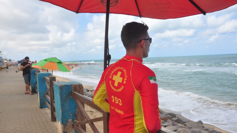 Bombeiros Salva Vidas Praia do Meio (24)