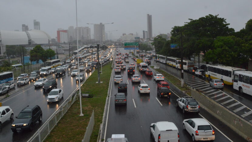 Chuva em Natal Congestionamento Trânsito BR 101 (8) Foto: José Aldenir / Agora RN