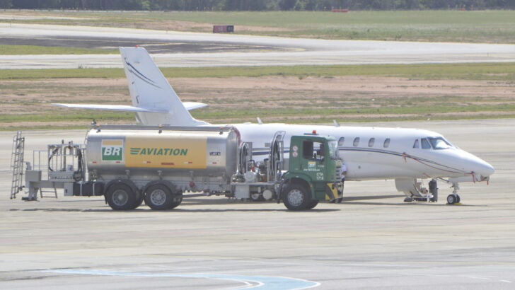 Combustível de Avião (103)