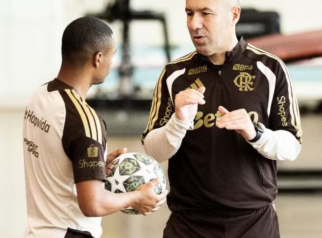 Leo Jardim vai escalar De la Cruz - Foto: Gilvan de Souza/Flamengo