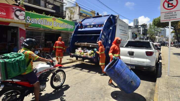 Praia de Ponta Negra Coleta de Lixo (102)