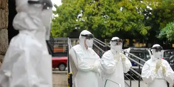 928153 ebola 6