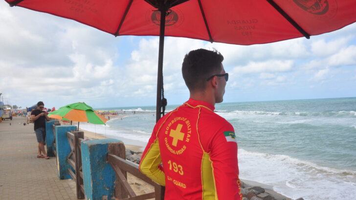 Bombeiros Salva Vidas Praia do Meio (24)
