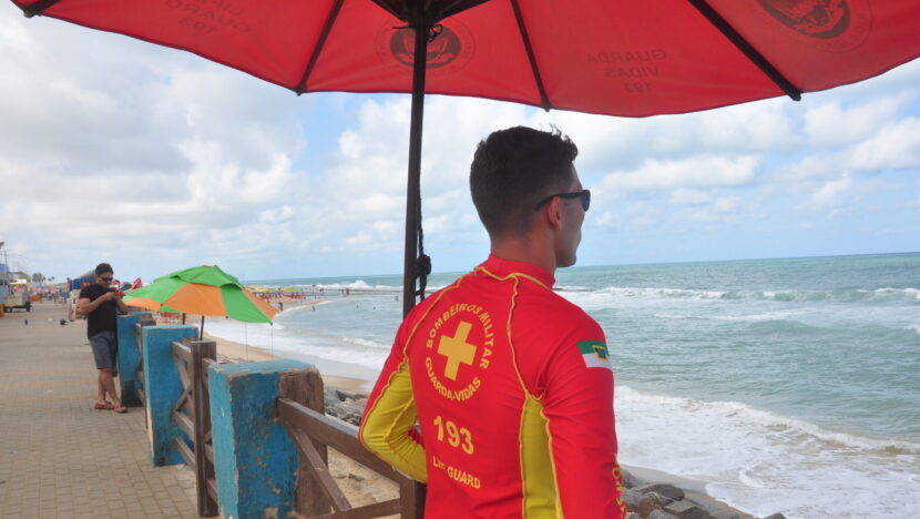 Bombeiros Salva Vidas Praia do Meio (24)