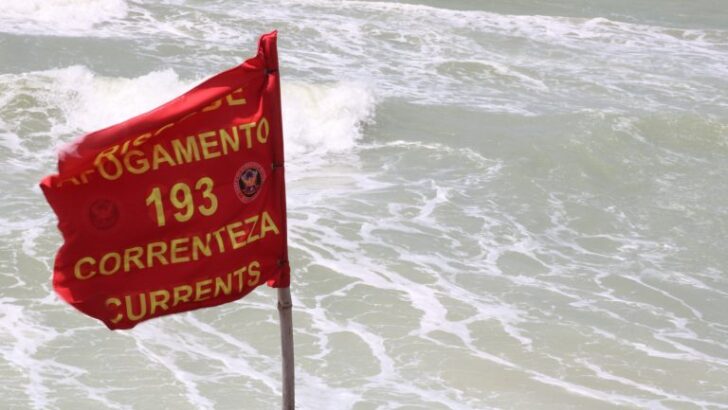 Bombeiros fazem resgates em duas praias de Natal e reforcam alerta para risco no mar 768x512