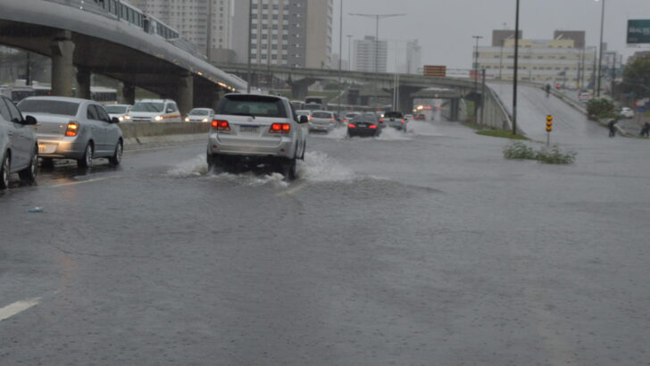 Chuva em Natal Congestionamento Trânsito BR 101 (23)