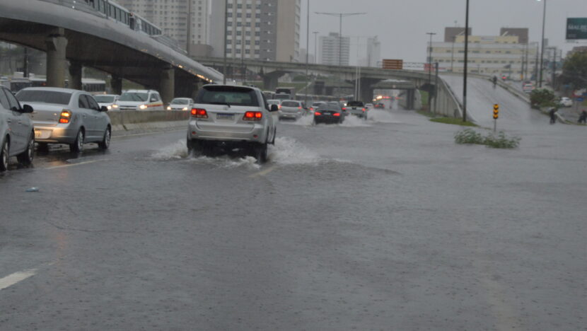 Chuva em Natal Congestionamento Trânsito BR 101 (23)