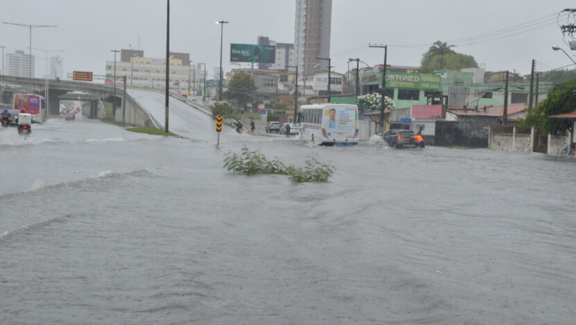 Chuva em Natal Congestionamento Trânsito BR 101 (47)