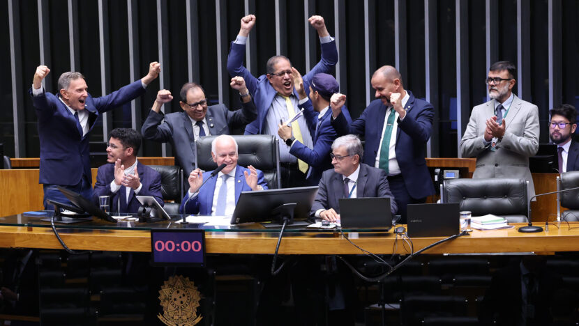 Câmara aprova pec que amplia imunidade tributária para igrejas e entidades religiosas | notícias do rio grande do norte Igrejas foto Bruno Spada Câmara